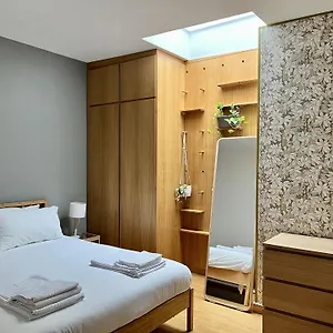 Apartment Bilocale Su Corte Milanese, Milan